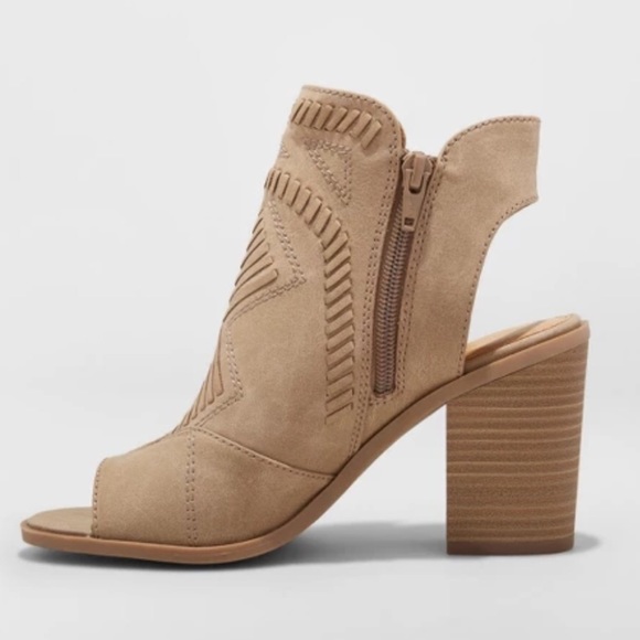 Shoes - Beige Open Toe Booties